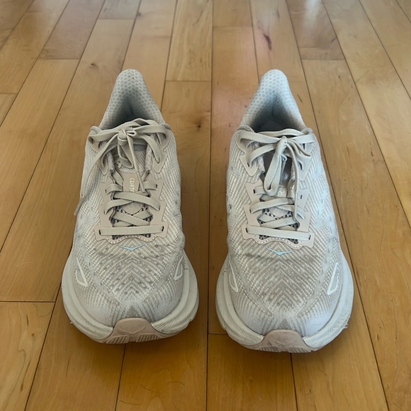 Hoka Clifton 9, shifting sand/eggnog (cream-beige color), size 7.5 - Picture 7 of 11